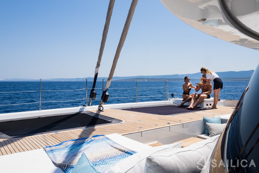 Sunreef 60 - Yacht Charter Sailica