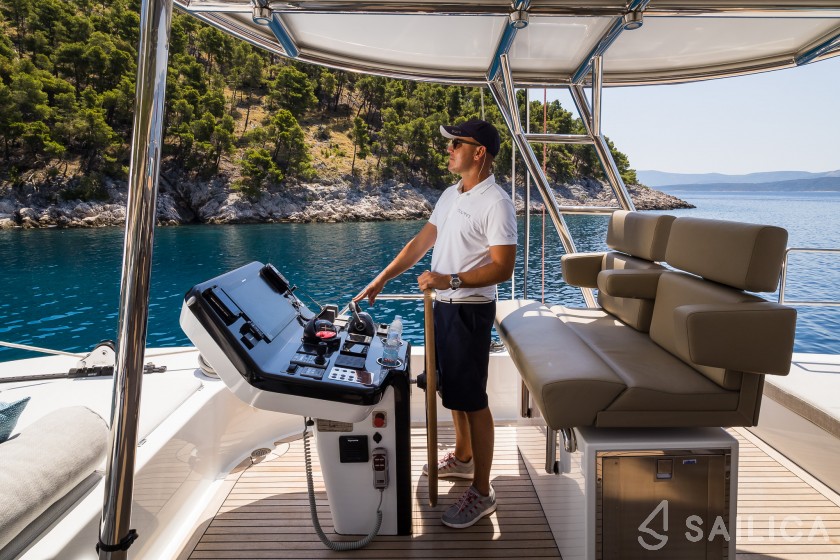 Sunreef 60 - Yacht Charter Sailica