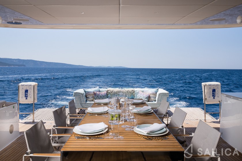 Sunreef 60 - Yacht Charter Sailica