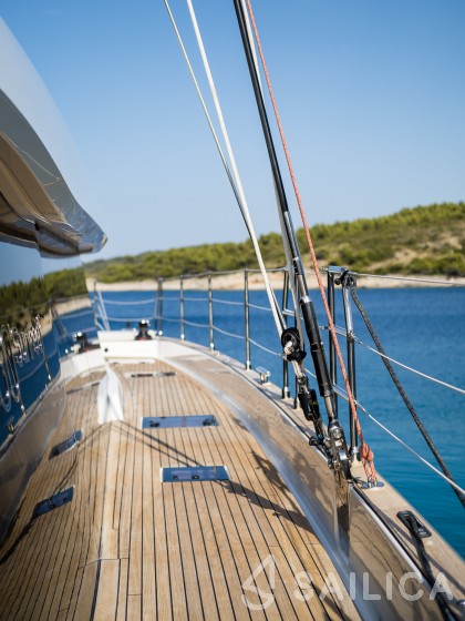 Sunreef 60 - Yacht Charter Sailica