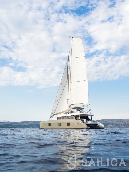 Sunreef 60 - Yacht Charter Sailica