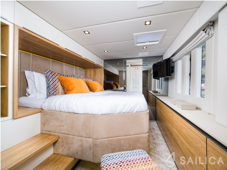 Sunreef 60 - Yacht Charter Sailica