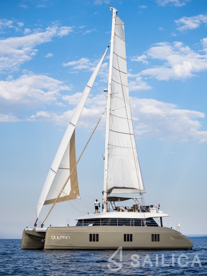 Sunreef 60 - Yacht Charter Sailica