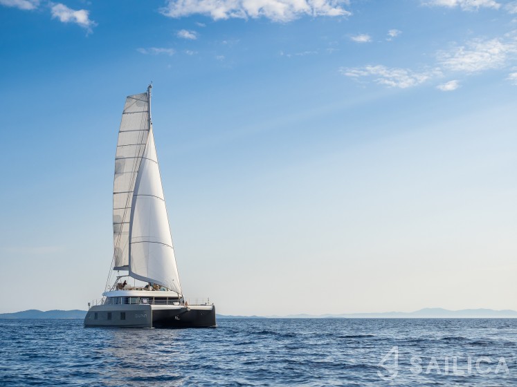 Sunreef 60 - Yacht Charter Sailica