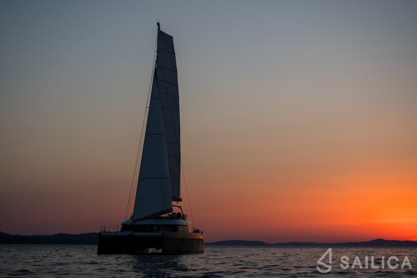 Sunreef 60 - Yacht Charter Sailica