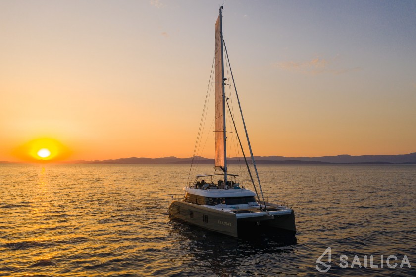 Sunreef 60 - Yacht Charter Sailica