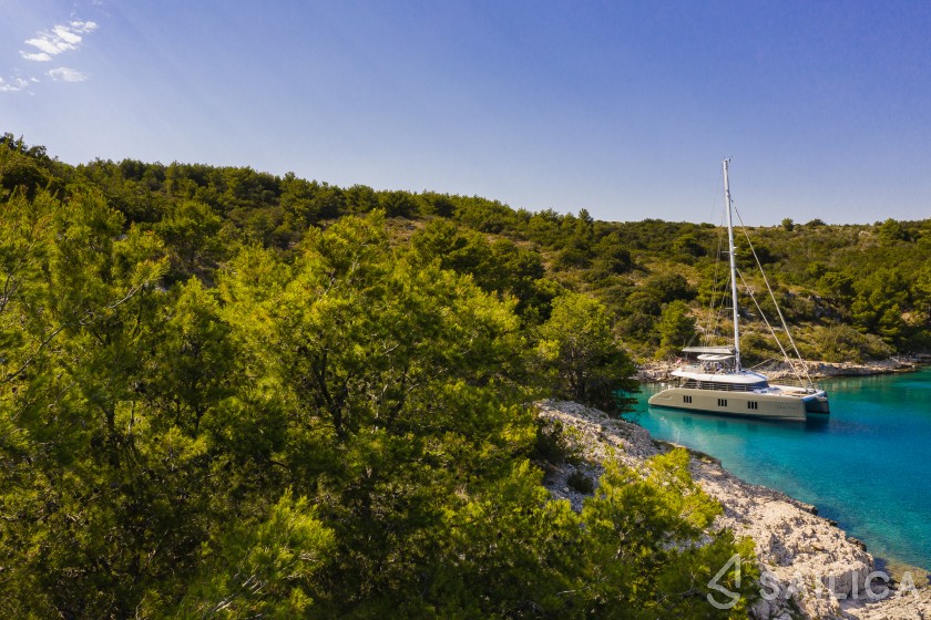 Sunreef 60 - Yacht Charter Sailica