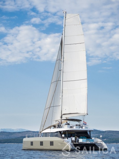 Sunreef 60 - Yacht Charter Sailica