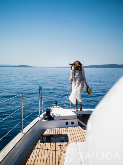 Sunreef 60 - Yacht Charter Sailica
