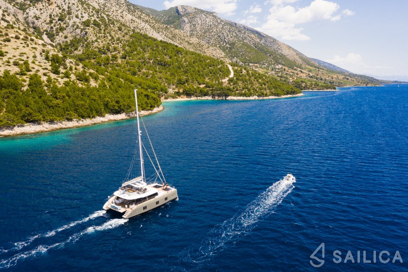 Sunreef 60 - Yacht Charter Sailica