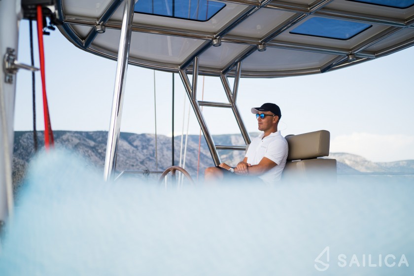 Sunreef 60 - Yacht Charter Sailica