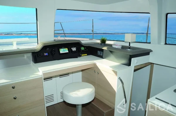 Bali 4.3 - Yacht Charter Sailica