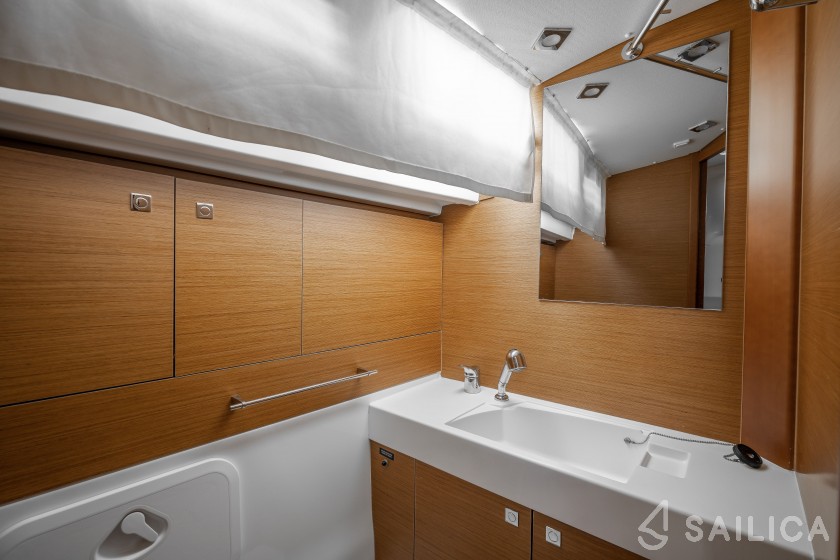 Sun Odyssey 479 - Yacht Charter Sailica