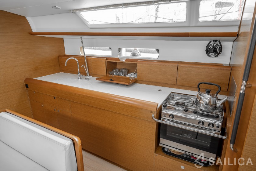 Sun Odyssey 479 - Yacht Charter Sailica