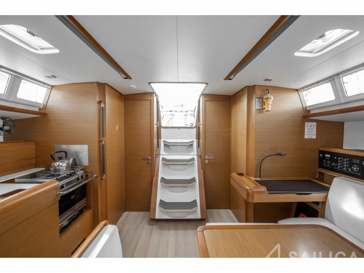 Sun Odyssey 479 - Yacht Charter Sailica