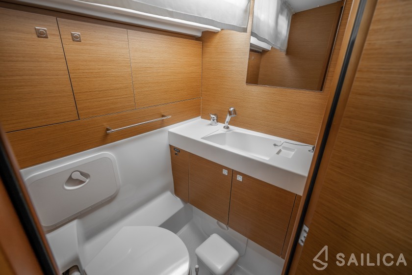 Sun Odyssey 479 - Yacht Charter Sailica