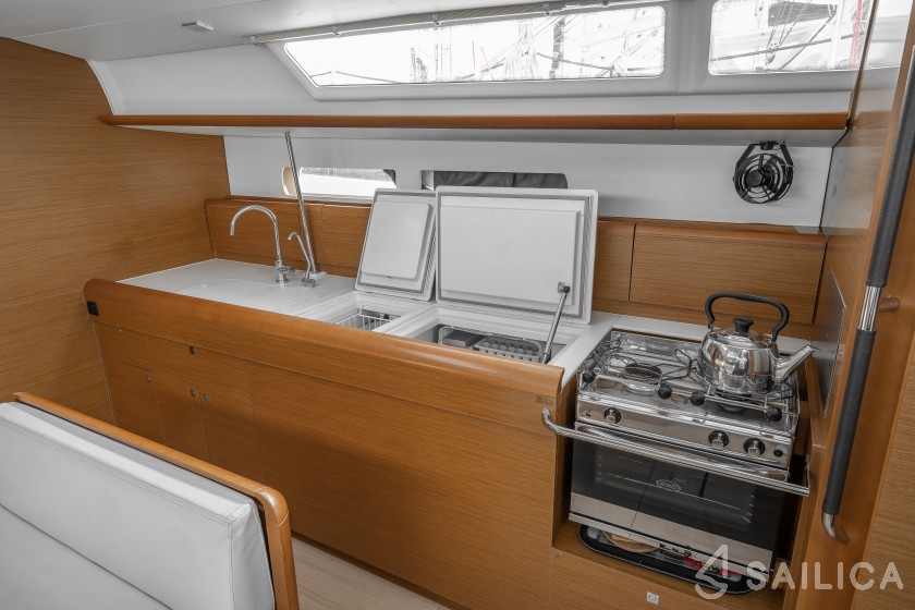 Sun Odyssey 479 - Yacht Charter Sailica