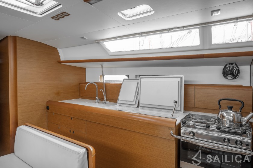 Sun Odyssey 479 - Yacht Charter Sailica