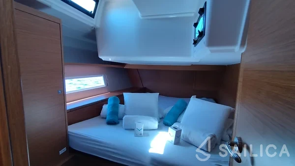 Dufour 470 - Yacht Charter Sailica
