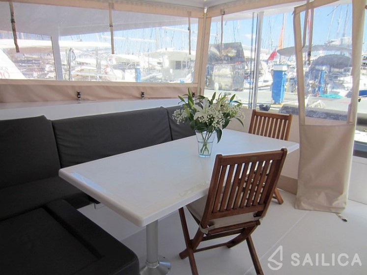 Nautitech 40 Open - 4 + 1 cab. - Yacht Charter Sailica