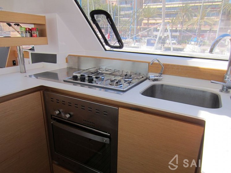 Nautitech 40 Open - 4 + 1 cab. - Yacht Charter Sailica