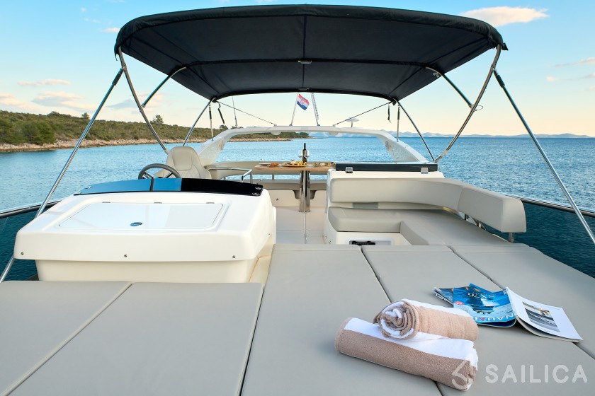 Absolute 50 Fly - Yacht Charter Sailica