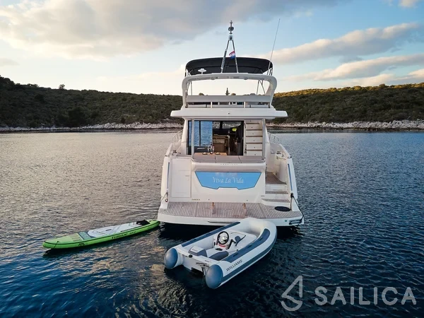 Absolute 50 Fly - Yacht Charter Sailica