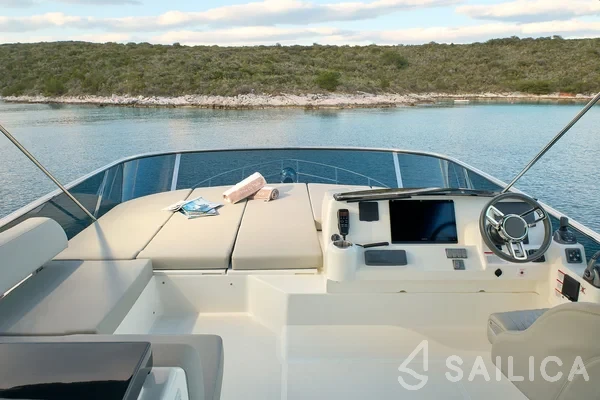 Absolute 50 Fly - Yacht Charter Sailica