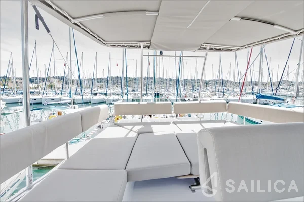 Nautitech 46 Fly - Yacht Charter Sailica