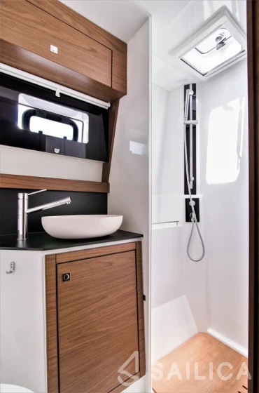 Nautitech 46 Fly - Yacht Charter Sailica