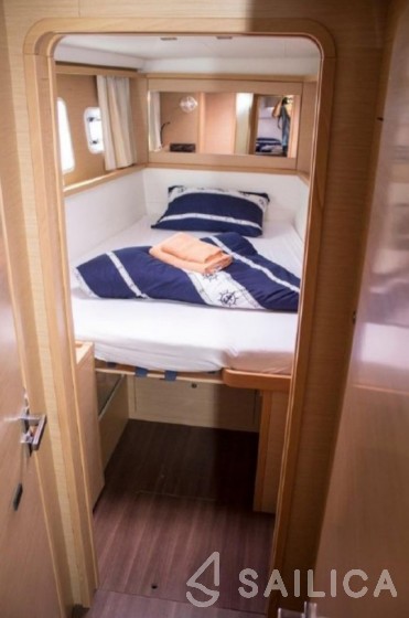 Lagoon 450  Flybridge - Yacht Charter Sailica