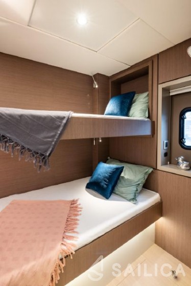 Bali 4.6 - Yacht Charter Sailica