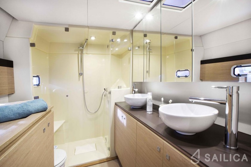 Bali 4.6 - Yacht Charter Sailica