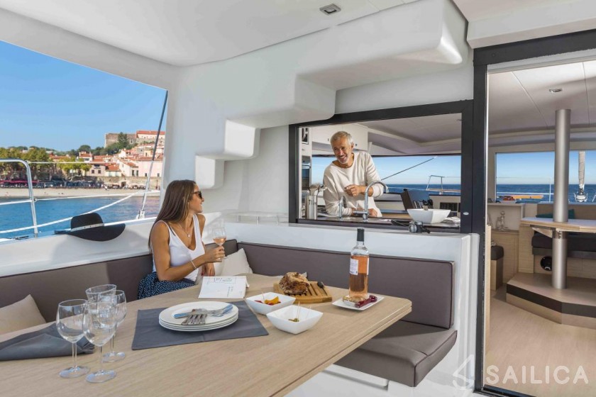 Bali 4.6 - Yacht Charter Sailica