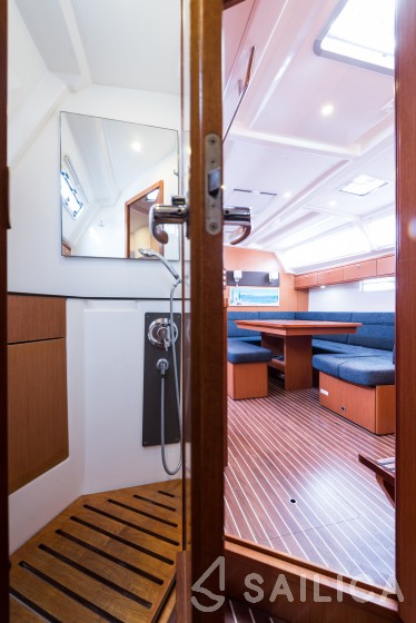 Bavaria Cruiser 46 - Yacht Charter Sailica