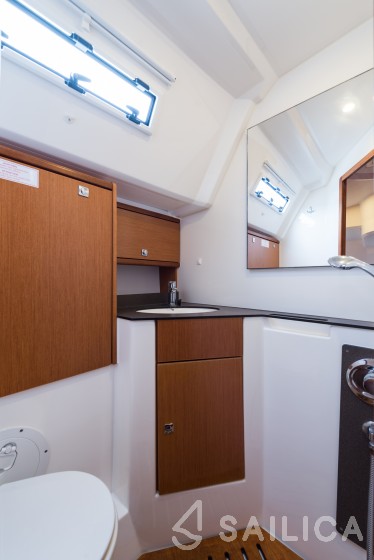 Bavaria Cruiser 46 - Yacht Charter Sailica