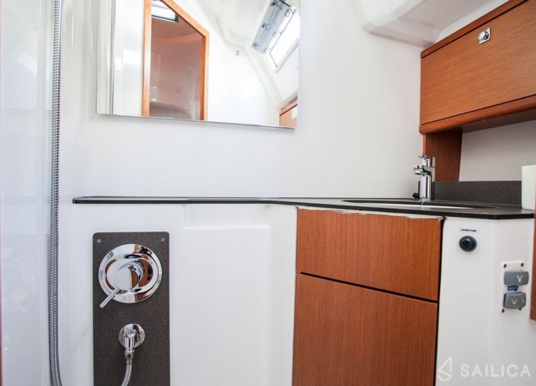 Bavaria Cruiser 46 - Yacht Charter Sailica