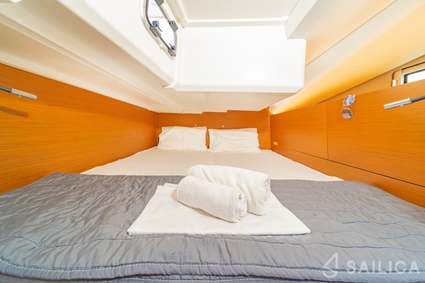 Sun Odyssey 440 - Yacht Charter Sailica