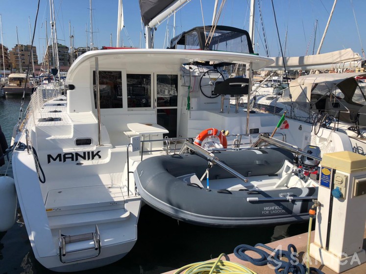 Lagoon 40 - Yacht Charter Sailica