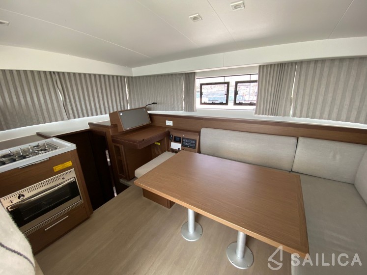 Lagoon 40 - Yacht Charter Sailica