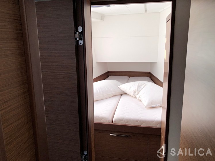 Lagoon 40 - Yacht Charter Sailica