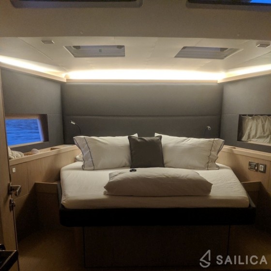 Oceanis 55.1 - Yacht Charter Sailica