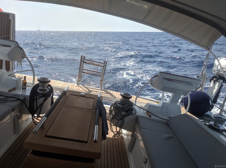 Oceanis 55.1 - Yacht Charter Sailica