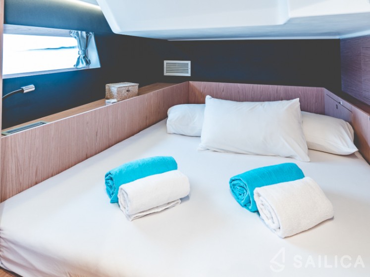 Oceanis 55.1 - Yacht Charter Sailica