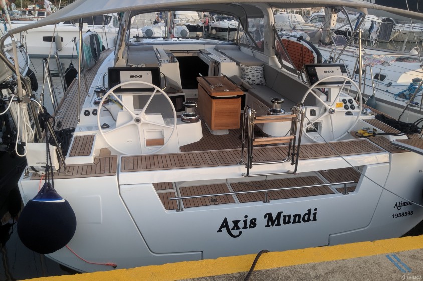 Oceanis 55.1 - Yacht Charter Sailica