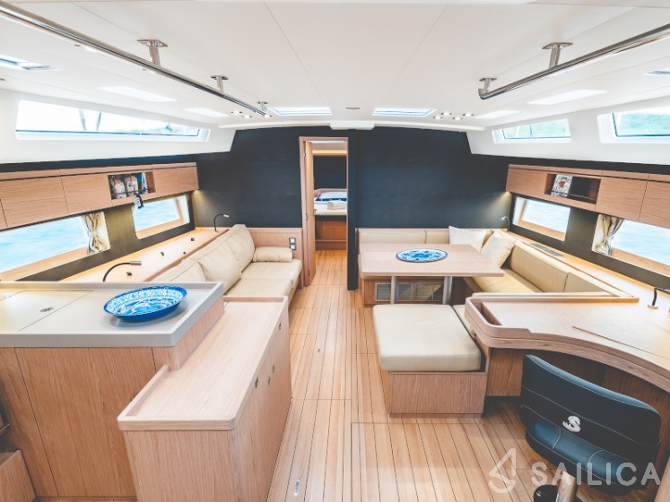 Oceanis 55.1 - Yacht Charter Sailica