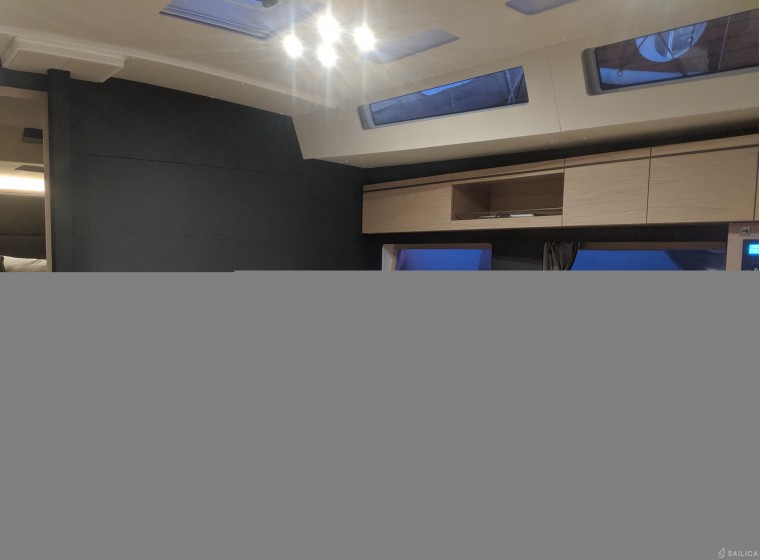 Oceanis 55.1 - Yacht Charter Sailica