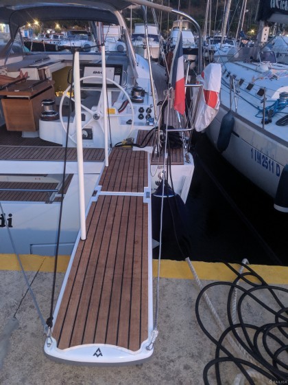 Oceanis 55.1 - Yacht Charter Sailica