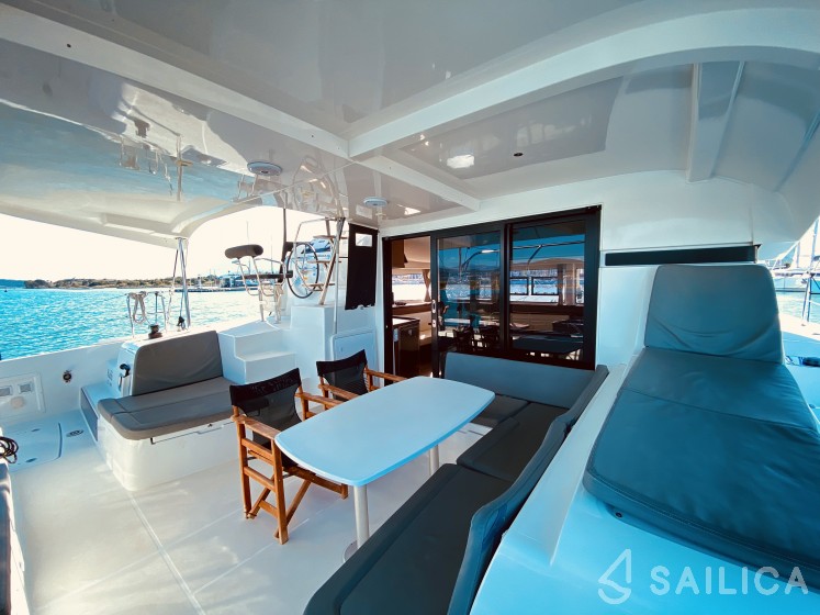 Lagoon 42 - Yacht Charter Sailica
