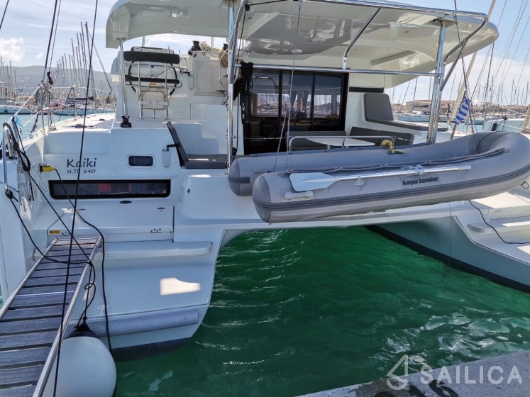 Lagoon 42 - Yacht Charter Sailica